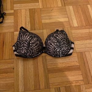 Victoria’s Secret Very Sexy push up bra 32C